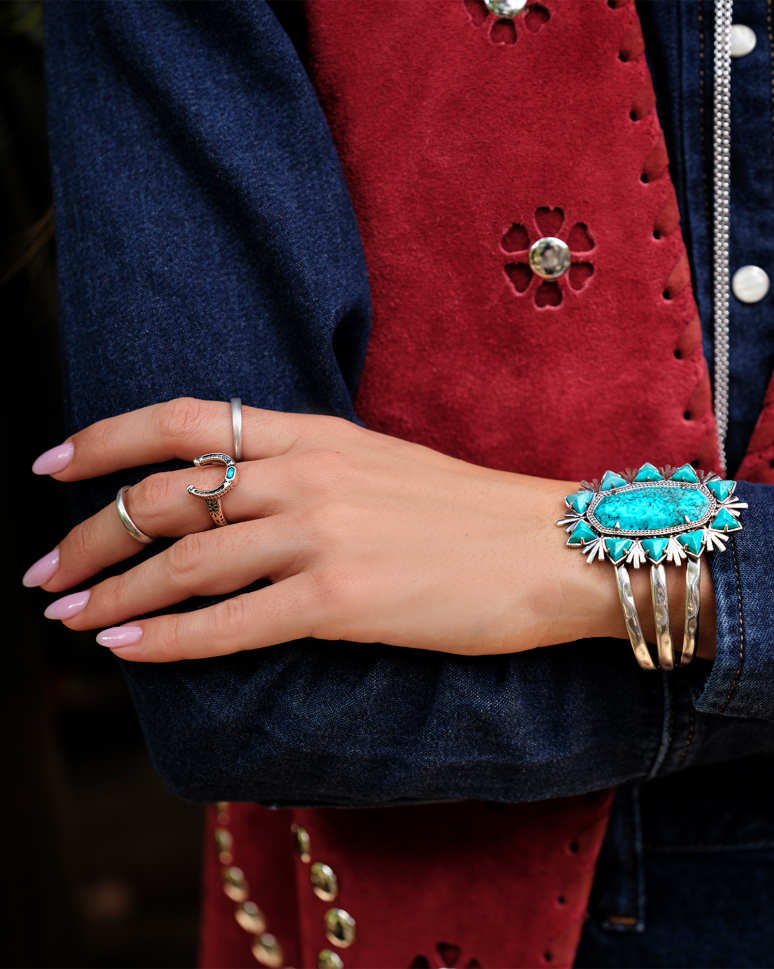 Noble Vintage Gold and Silver Horseshoe Cocktail Ring