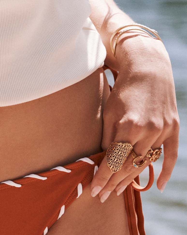 Noble Vintage Gold and Silver Horseshoe Cocktail Ring