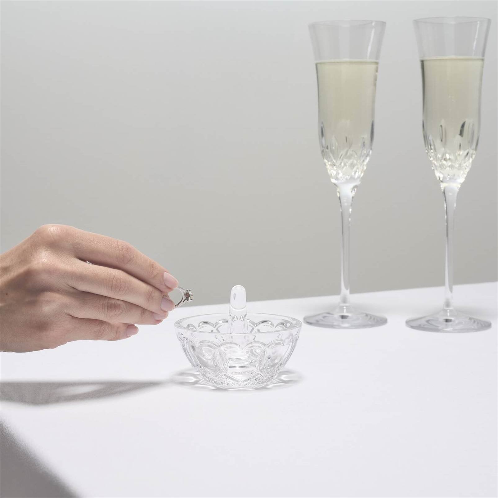 Water Ford Wedding Ring Holder 2.5in 1058258