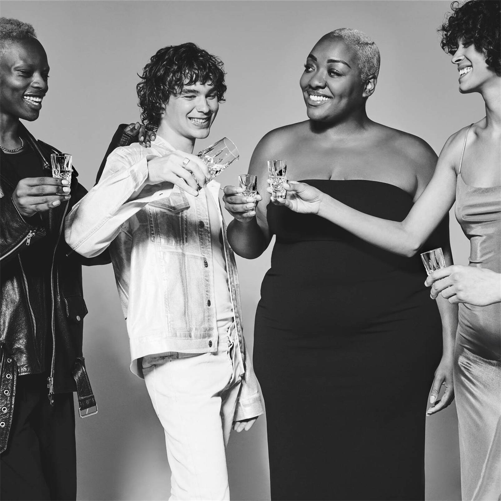 Water Ford Pitcher 12oz & Shot Glass 1.5oz Set of 7 1070321