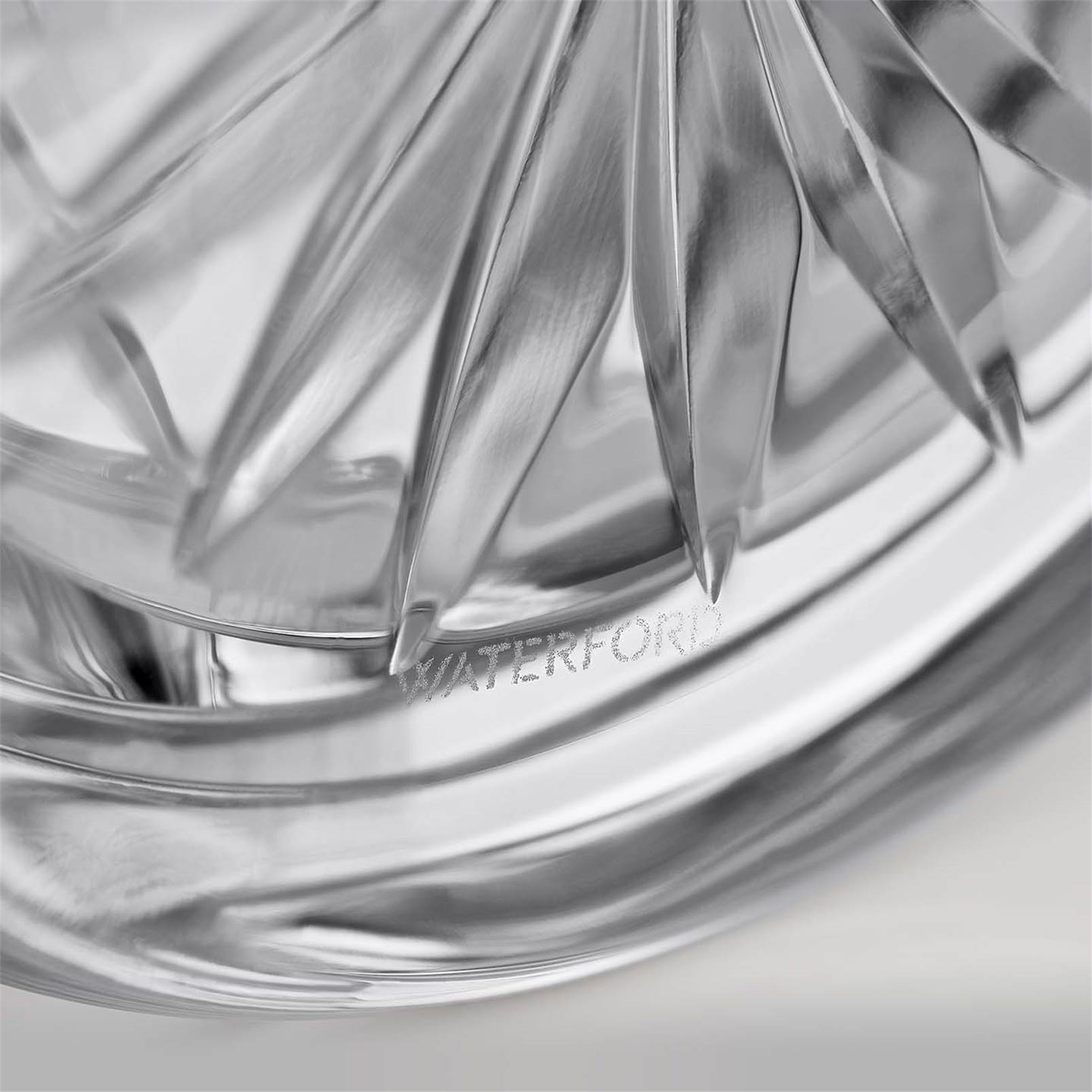 Water Ford Vase 12in 40010697