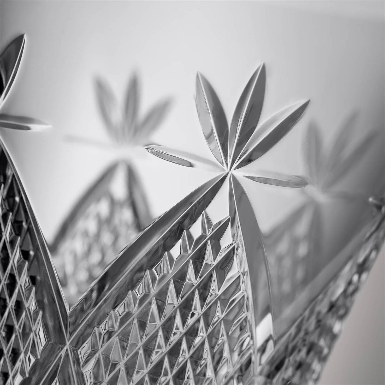 Water Ford Powerscourt Statement Vase 14in 40035249