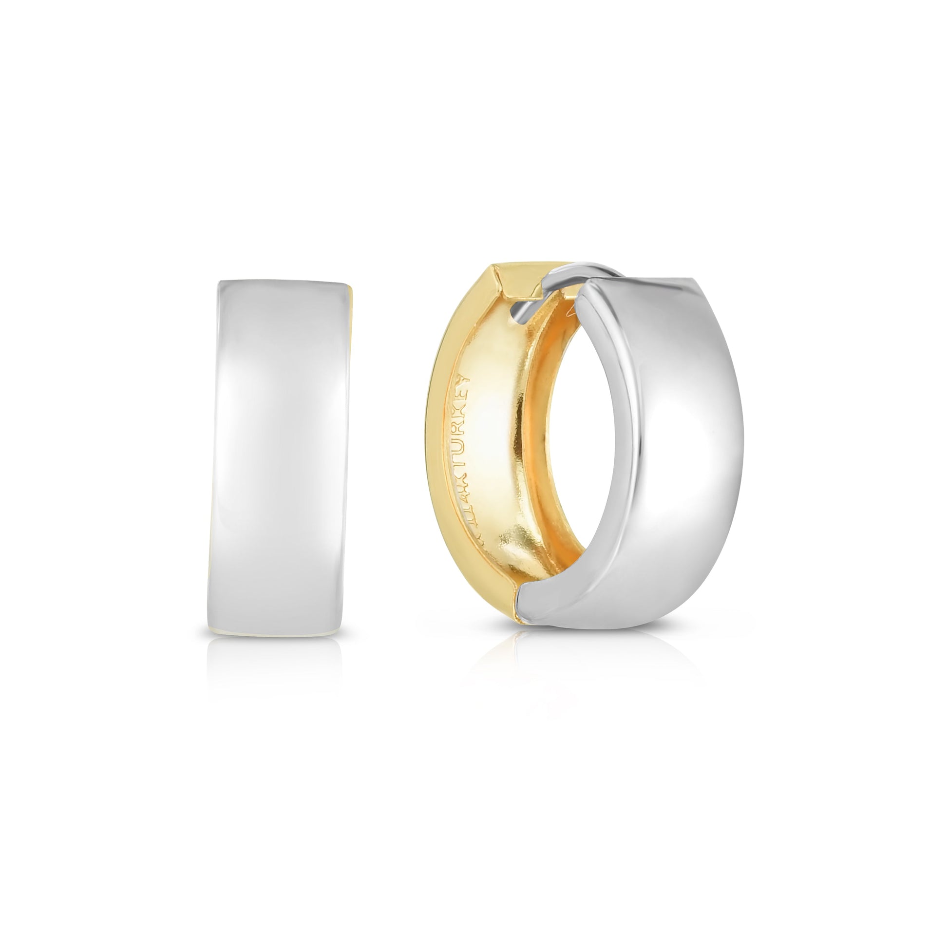 Royal Chain 14K Gold Reversible Huggie Earring ER2042