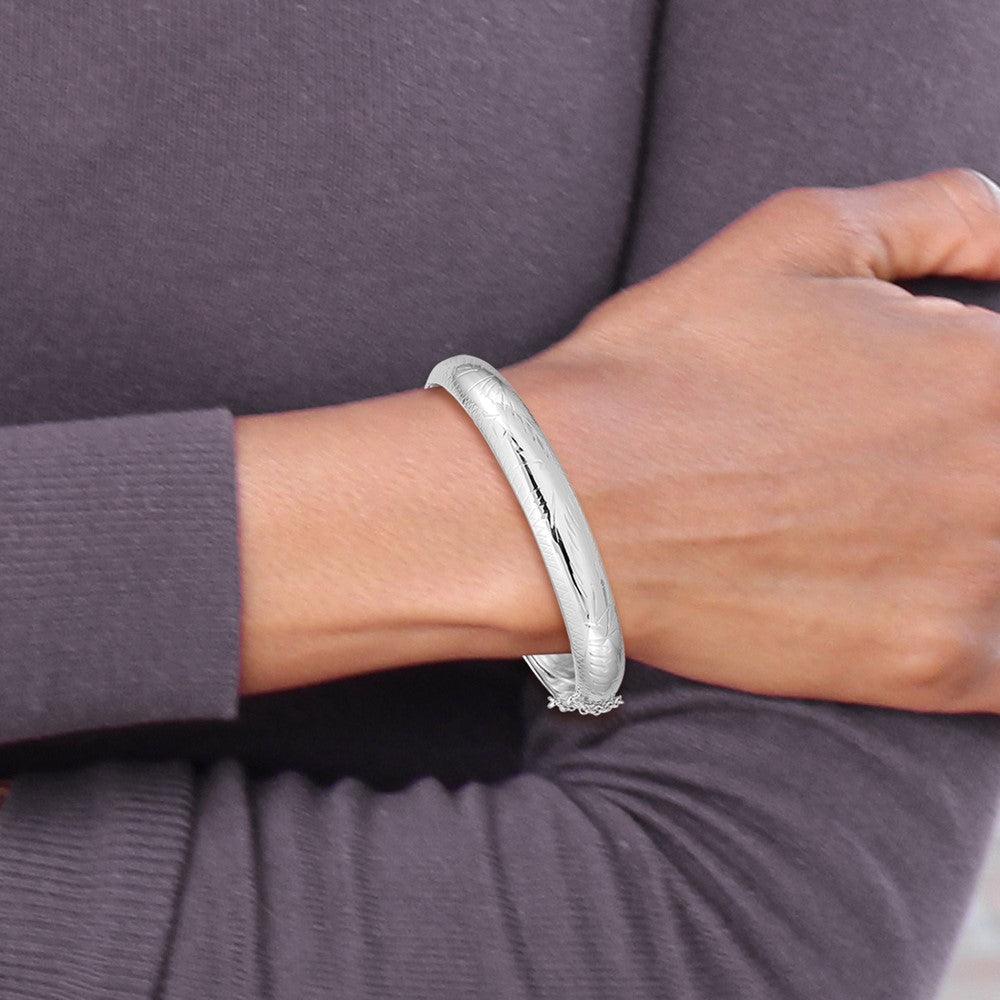 Sterling Silver Rhodium-plated 9.5mm D/C Fancy Hinged Bangle Bracelet QB32