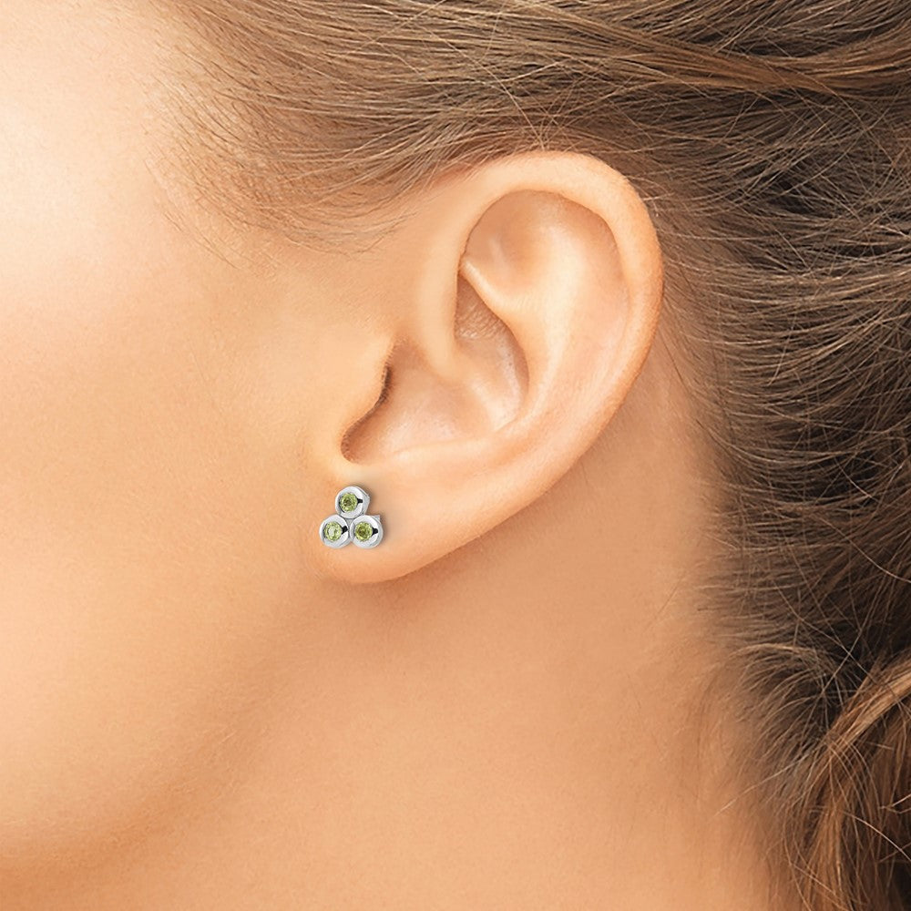 QE17758PE Sterling Silver Rhodium-plated Peridot Post Earrings
