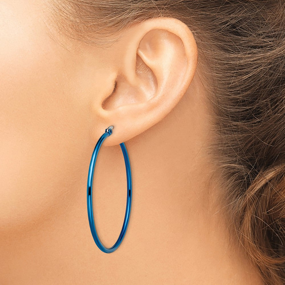 SRE427 Chisel Stainless Steel Polished Blue IP-plated 49.5mm Diameter 2mm Hoop Earrings