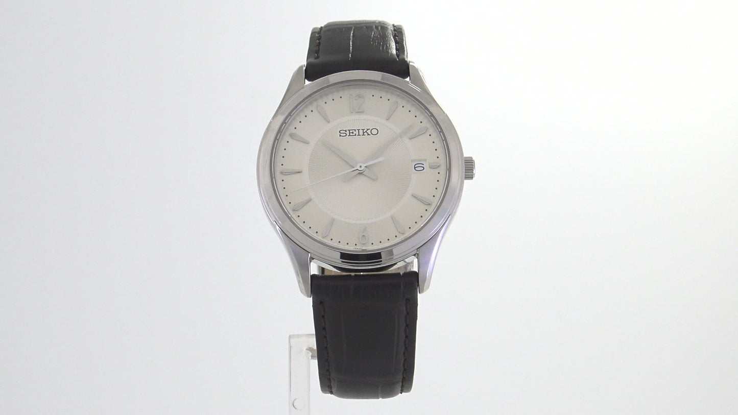 Load and play video in Gallery viewer, SEIKO Noble Quartz Men&amp;#39;s Watch Essentials Collection SUR421
